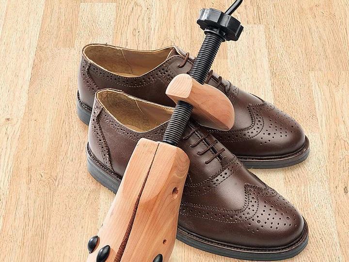 Do Shoe Stretchers Really Work? – Savvy 