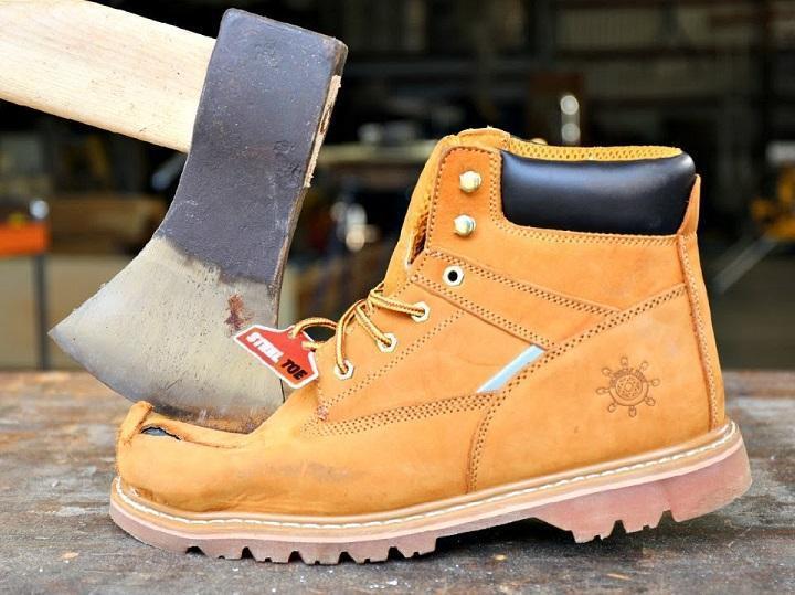 How to Widen Steel Toe Boots?