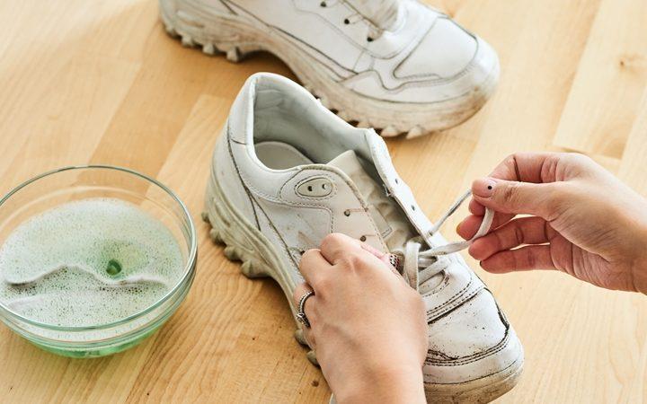 How To Clean Shoe Insoles